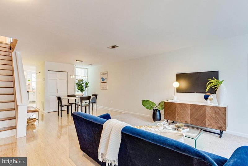 1362 Emerald St NE, Washington, DC 20002