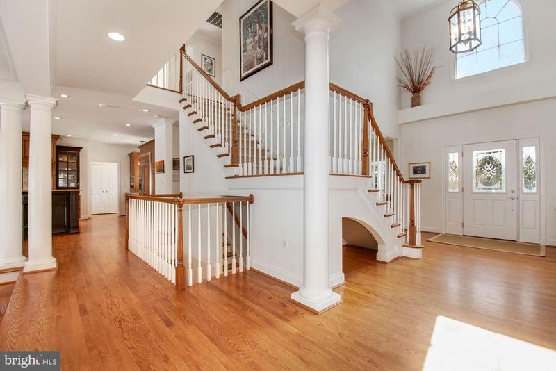 7711 Macarthur Blvd, Cabin John, MD 20818