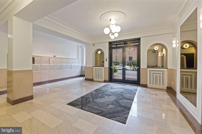 1010 25th St NW #208, Washington, DC 20037