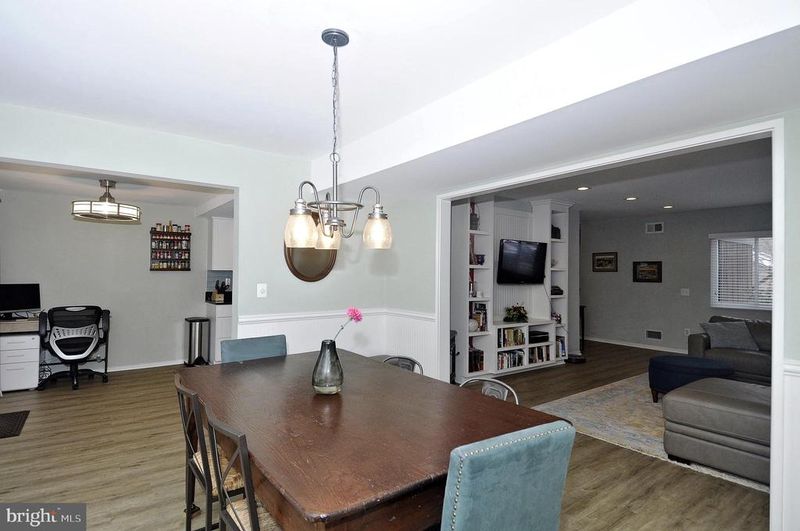 2245 Wheelwright Ct, Reston, VA 20191