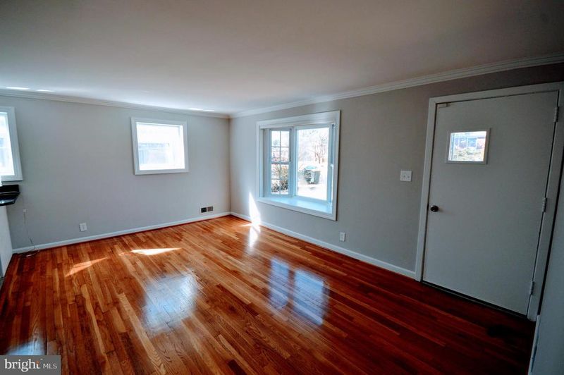12113 Edgemont St, Silver Spring, MD 20902