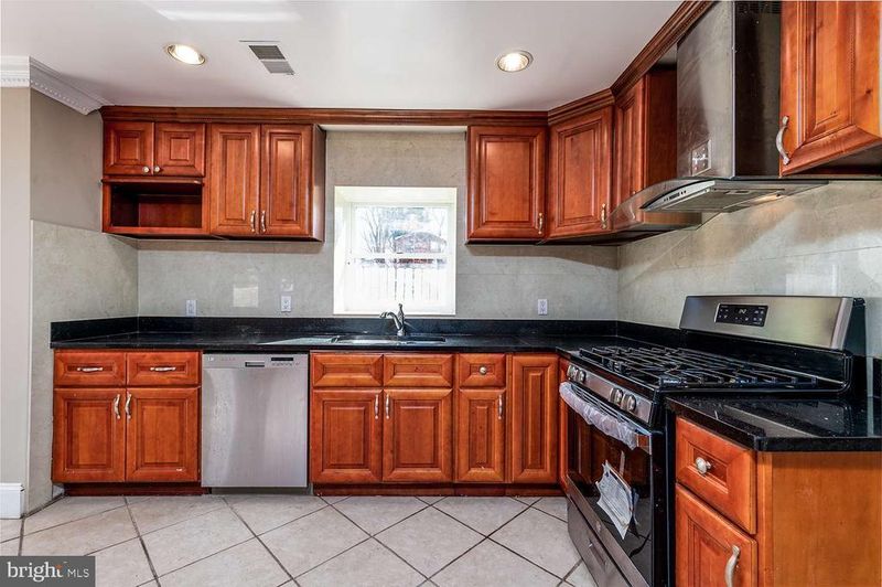 315 Valley Brook Dr, Silver Spring, MD 20904