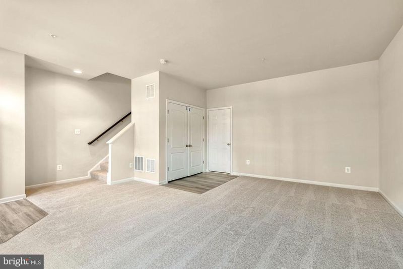 5983 Passend Dr, Frederick, MD 21703