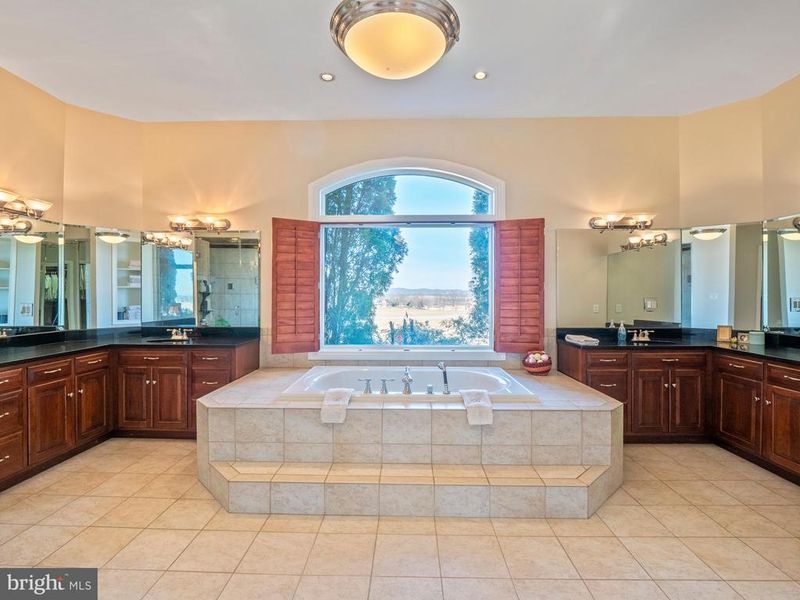 1221 New Design Rd, Adamstown, MD 21710