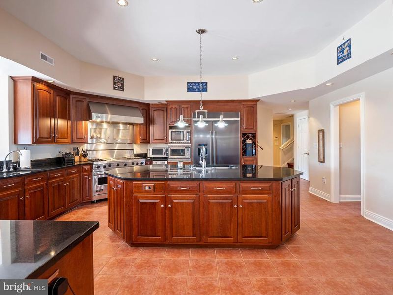 1221 New Design Rd, Adamstown, MD 21710
