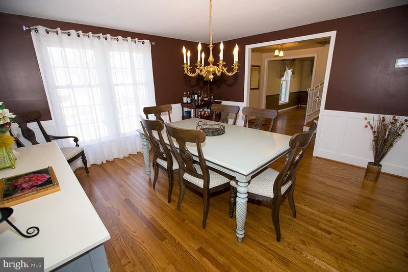 9012 Willow Valley Dr, Potomac, MD 20854