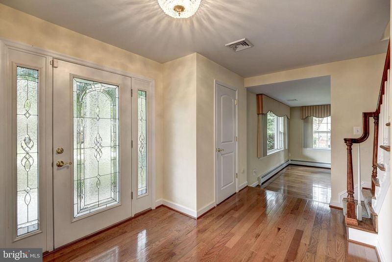 929 Woburn Ct, Mclean, VA 22102
