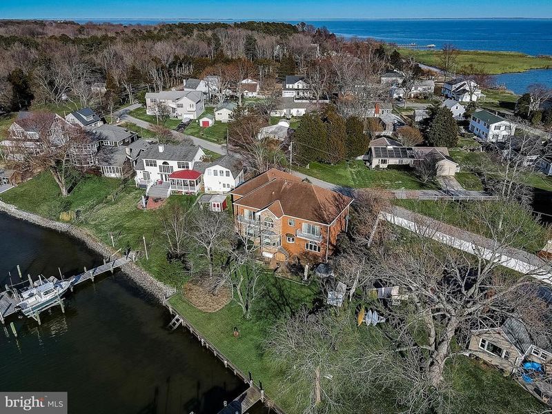820 Cedar Dr, Deale, MD 20751