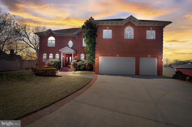820 Cedar Dr, Deale, MD 20751