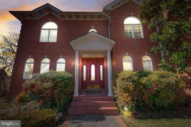 820 Cedar Dr, Deale, MD 20751