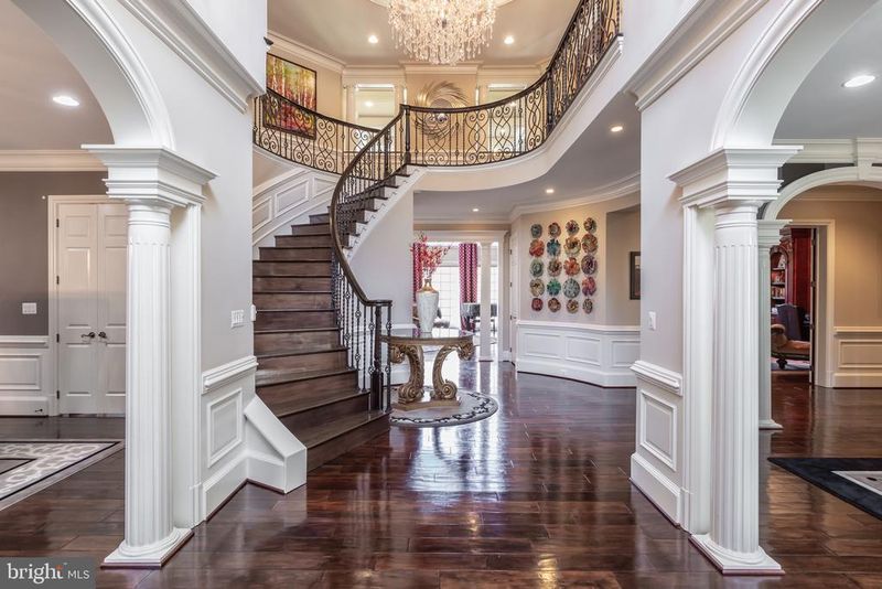 8548-A Georgetown PIKE, Mclean, VA 22102