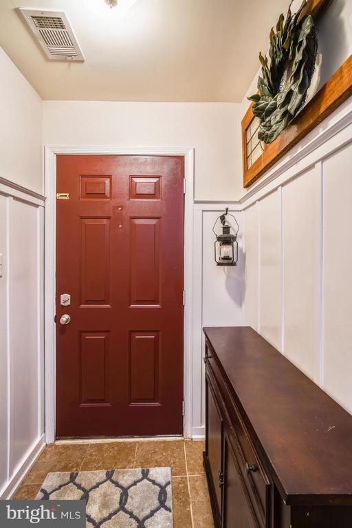 8510 Coronation Ln, Bristow, VA 20136