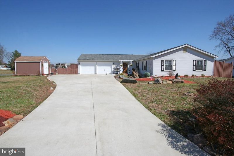 100 E Brunswick St, Sterling, VA 20164