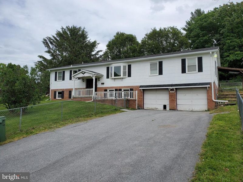 15049 New Windsor Rd, New Windsor, MD 21776