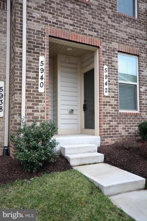5942 Leben Dr, Frederick, MD 21703