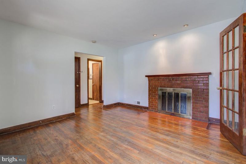 11025 Lockwood Dr, Silver Spring, MD 20901