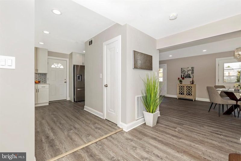 9923 Sutherland Rd, Silver Spring, MD 20901