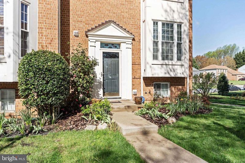 25 Dawn View Ct, Silver Spring, MD 20904