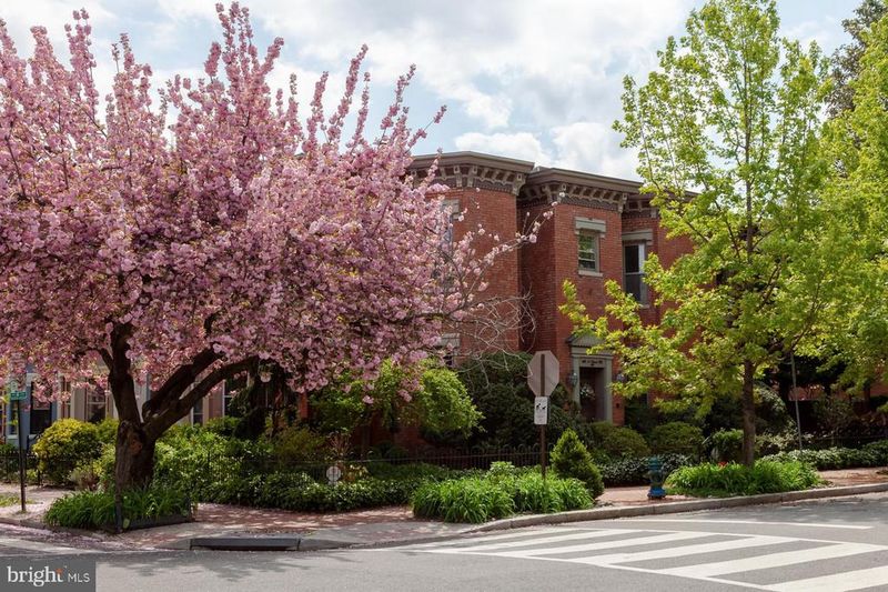 653 A St NE, Washington, DC 20002