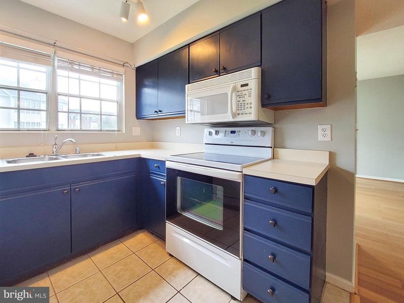 118 Prosperity Ave SE #C, Leesburg, VA 20175