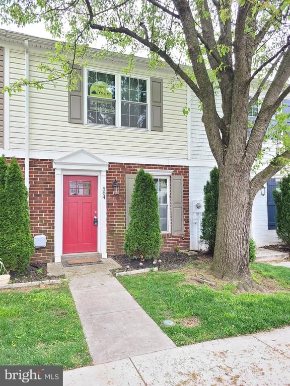 564 Lancaster Pl, Frederick, MD 21703
