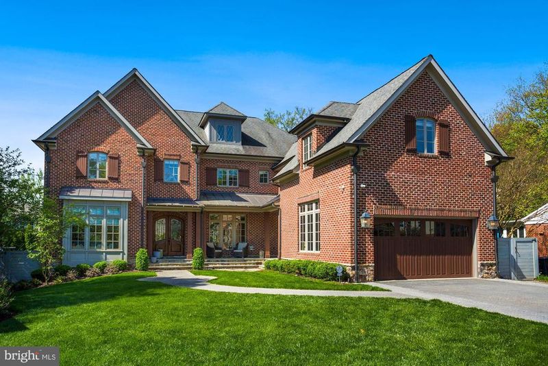 3534 N Somerset St, Arlington, VA 22213