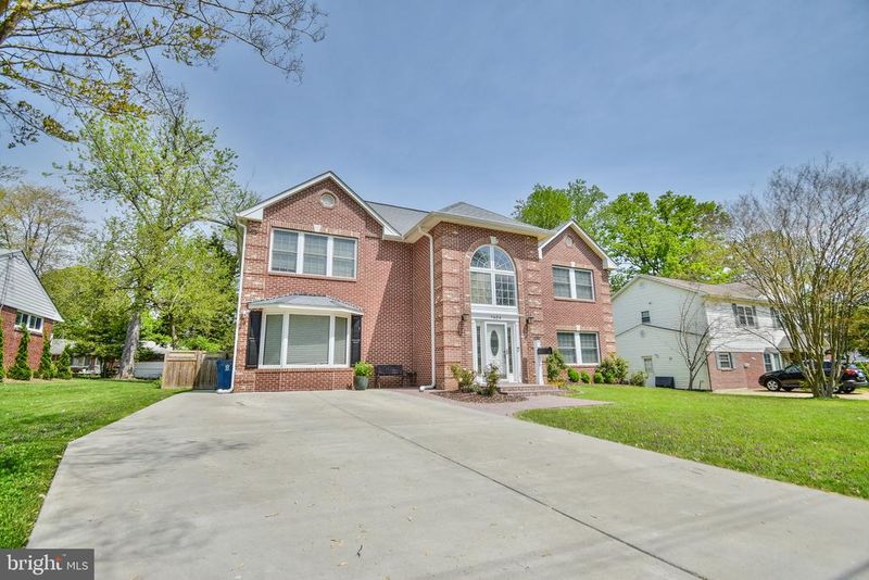 7404 Gresham St, Springfield, VA 22151