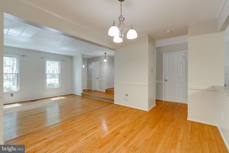 7906 Birchtree Ct, Springfield, VA 22152