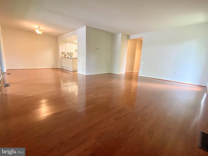 3624 Gleneagles Dr #9-2A, Silver Spring, MD 20906