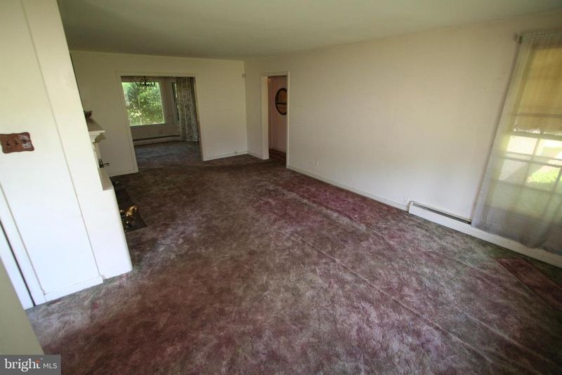 1716 Overlook Dr, Silver Spring, MD 20903