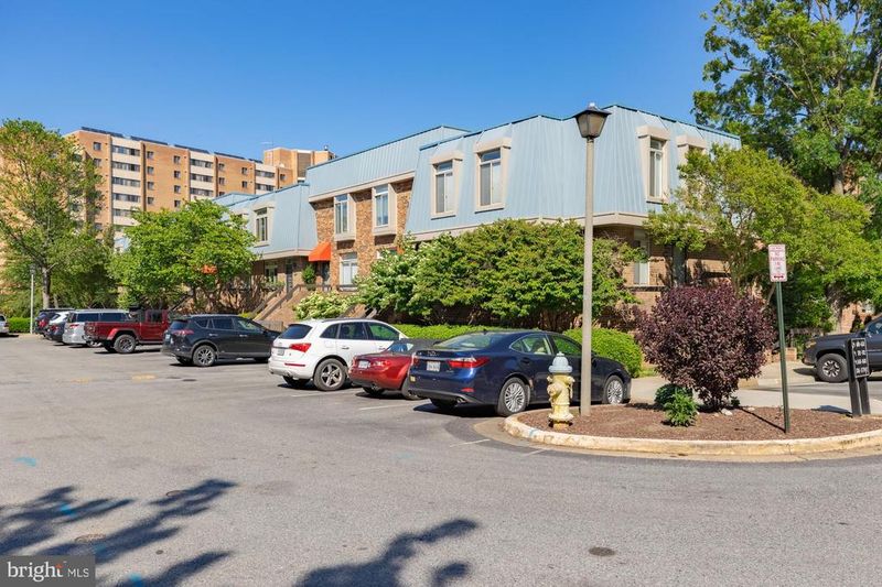 1765 Hayes St S #A, Arlington, VA 22202