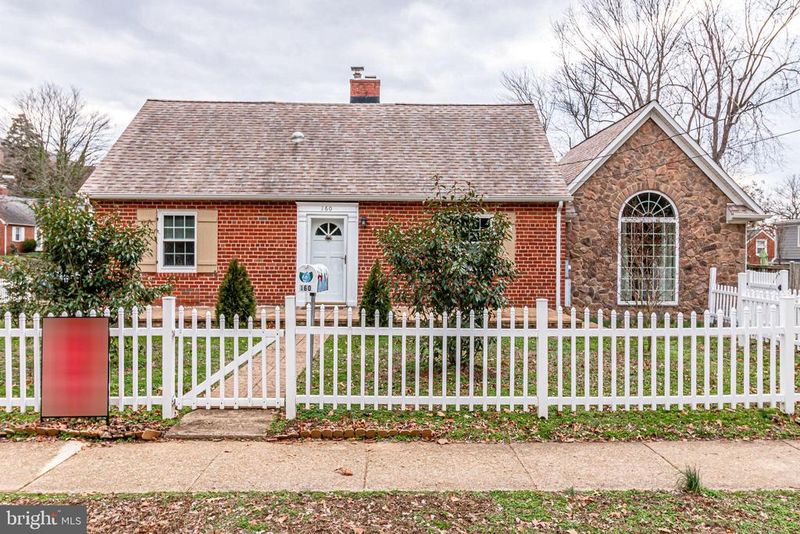 160 Hilton St, Alexandria, VA 22314