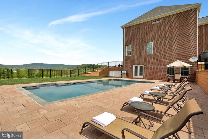 9811 Baltimore National PIKE, Myersville, MD 21773