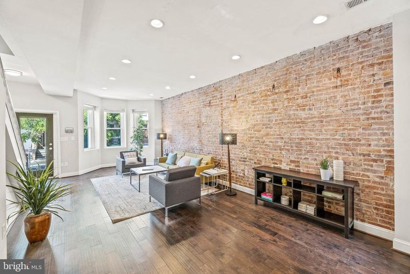 25 Todd Pl NE, Washington, DC 20002
