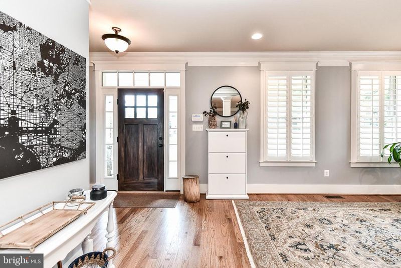 2453 N Jefferson St, Arlington, VA 22207
