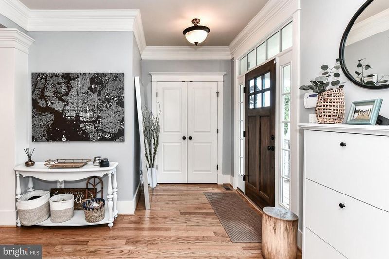 2453 N Jefferson St, Arlington, VA 22207