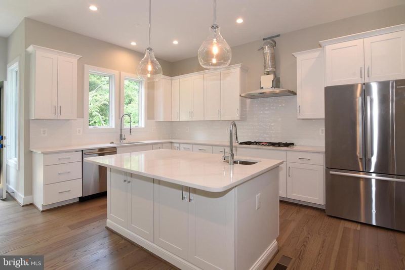 6565 Lee Hw, Arlington, VA 22213