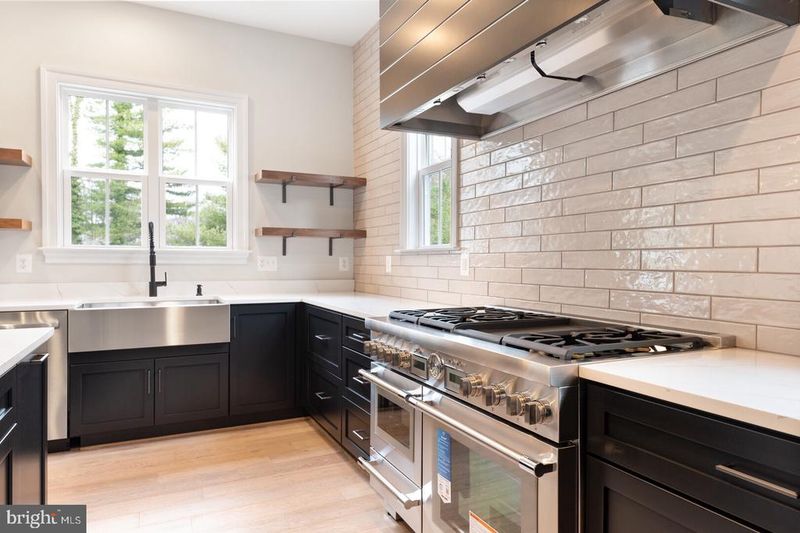 3508 N Pocomoke St, Arlington, VA 22213