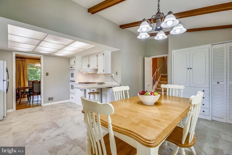 812 Kersey Rd, Silver Spring, MD 20902