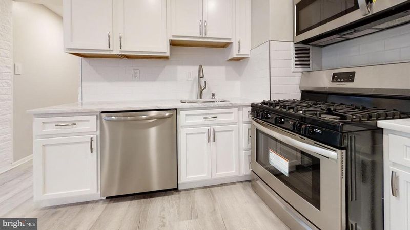 1822 Metzerott Rd #305, Adelphi, MD 20783