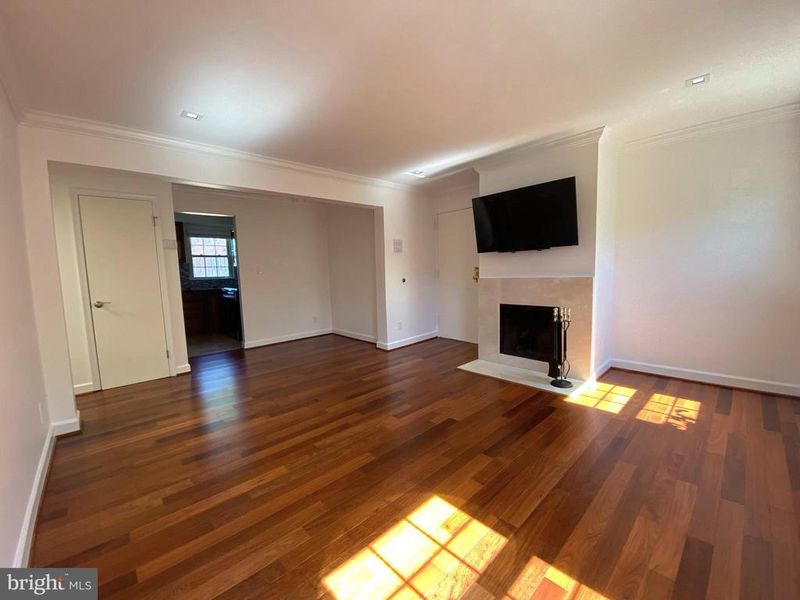527 Bashford Ln #3, Alexandria, VA 22314