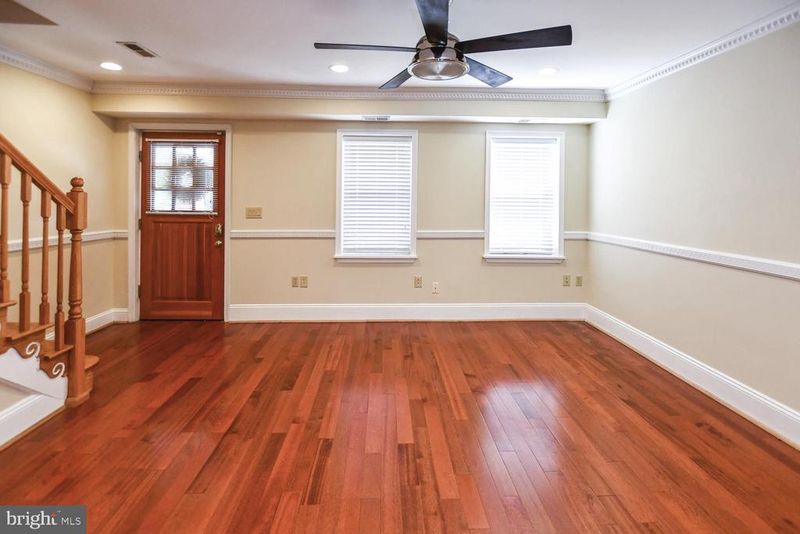 308 16th St NE #A-UPPER 3BR, Washington, DC 20002