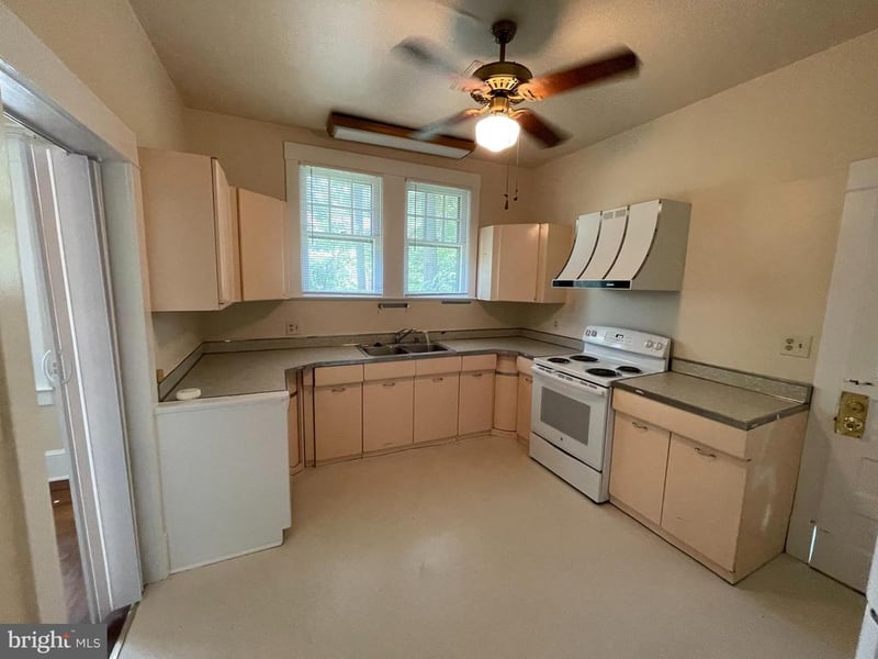 3017 3rd St N, Arlington, VA 22201