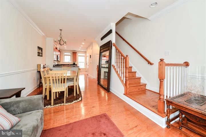 402 N Thomas St, Arlington, VA 22203