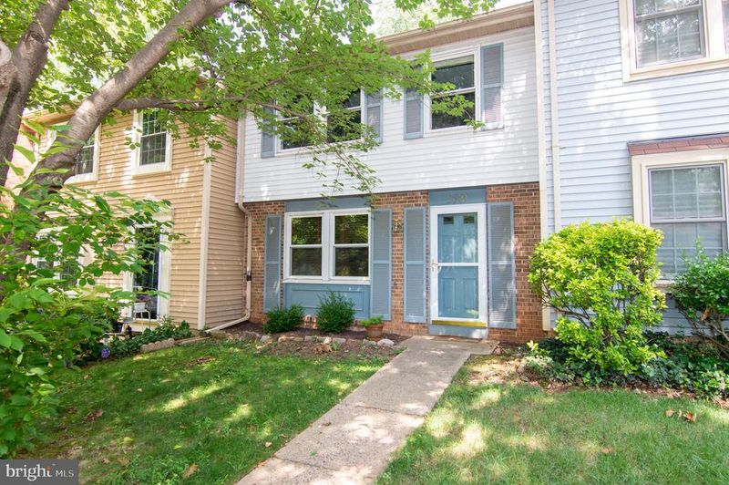 2831 Raymond Ct, Falls Church, VA 22042