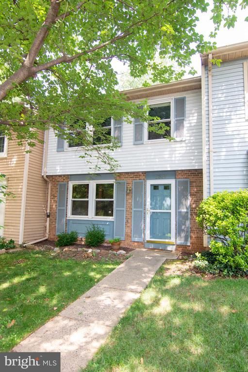 2831 Raymond Ct, Falls Church, VA 22042