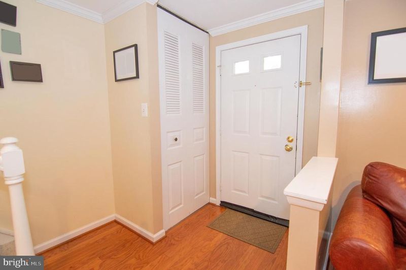 2831 Raymond Ct, Falls Church, VA 22042