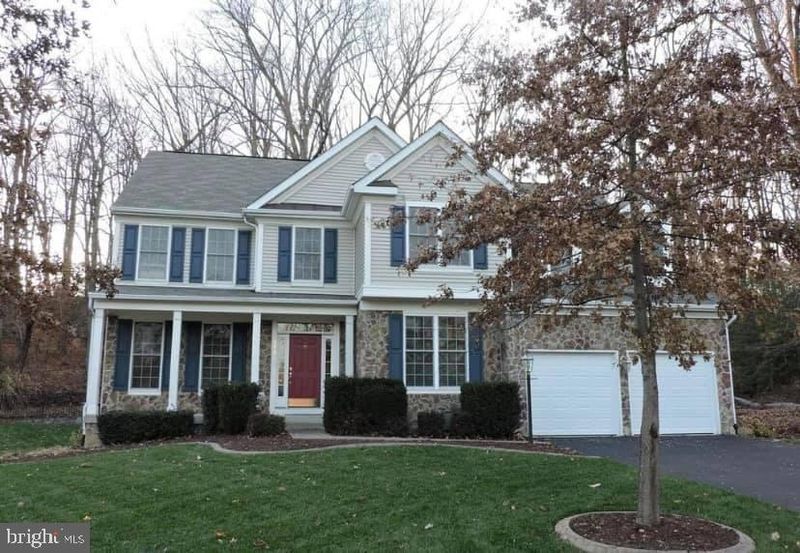 3427 Woolfenden Ct, Triangle, VA 22172