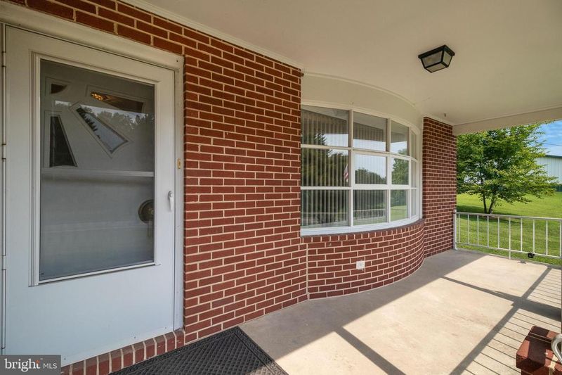 9807 Parsonage Ln, New Windsor, MD 21776