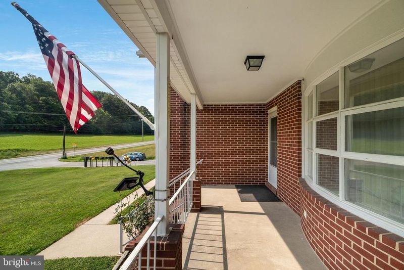9807 Parsonage Ln, New Windsor, MD 21776